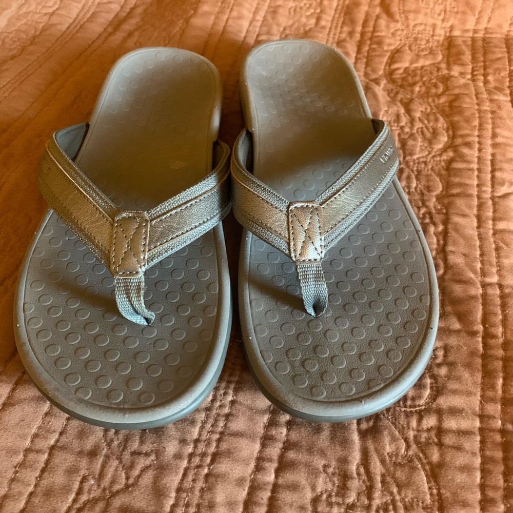 Vionic Flip flop. Size 10.